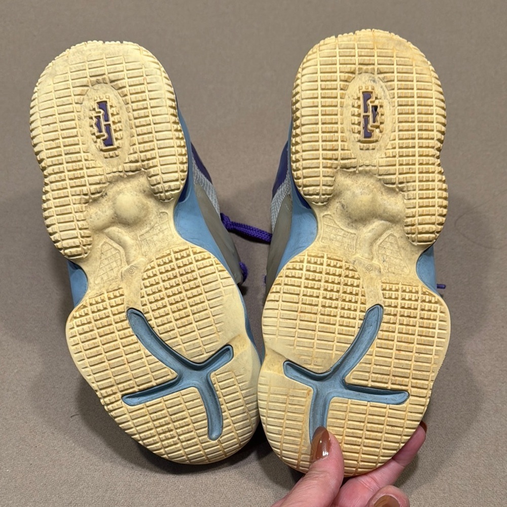 Nike LeBron 19s - Picture 9 of 9